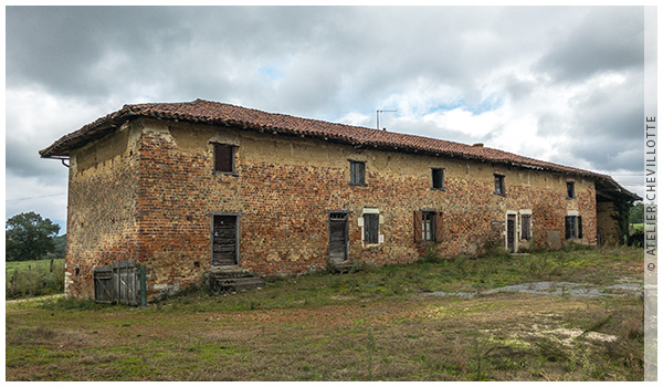 Ancienne ferme Bressane en pisé